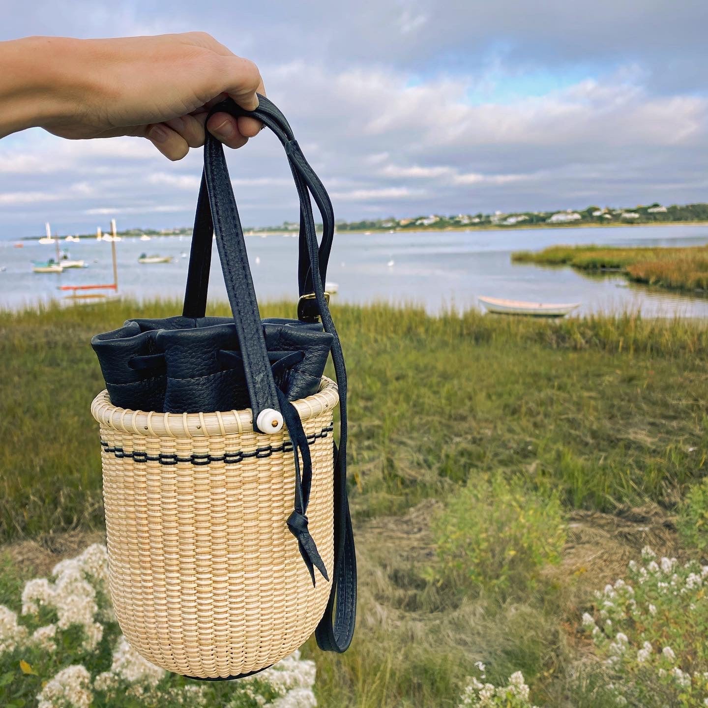 5" Round Handwoven Tote with black Leather drawstring bag